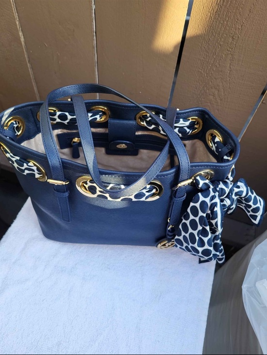 Michael Kors Handbags - Michael Kors Navy Leather Tote Bag with Gold Hardware
